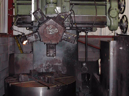 3 horizontal turning lathes